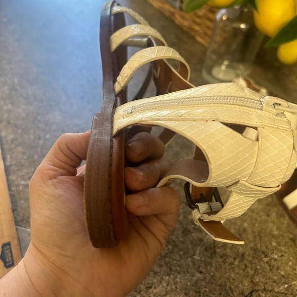 New ZODIAC
Calypso Sandal In White 7 - Picture 6 of 8